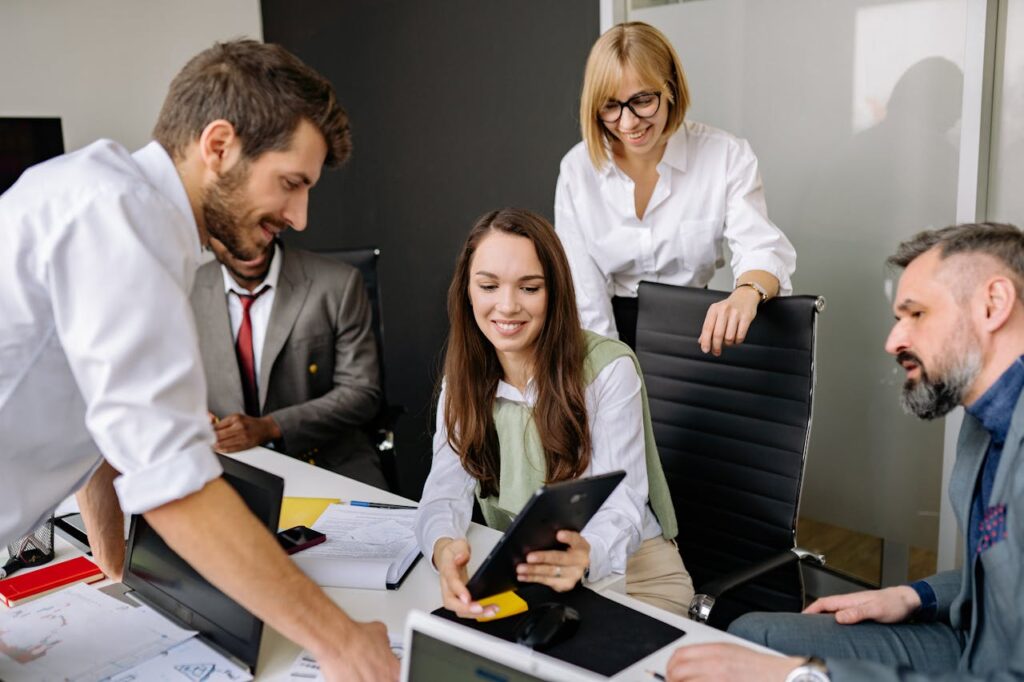 Únete a SAFRI SEGUROS | Vacantes administrativas y agentes de seguros